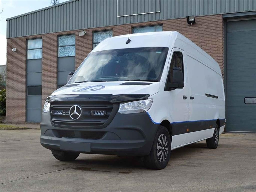LAZER LAMPS Kühlergrill-Kit MERCEDES SPRINTER (907  2018+) Triple-R 750 Gen2