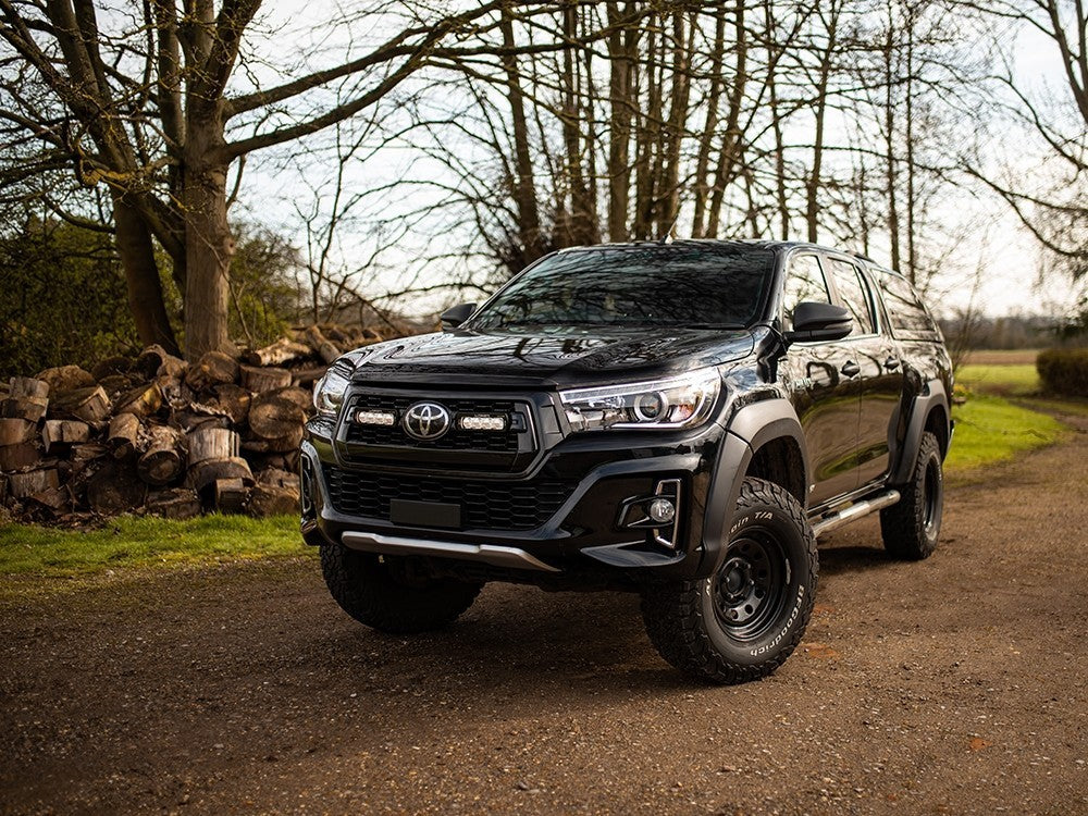 LAZER LAMPS grille kit TOYOTA Hilux INVINCIBLE X (2018+) ST4