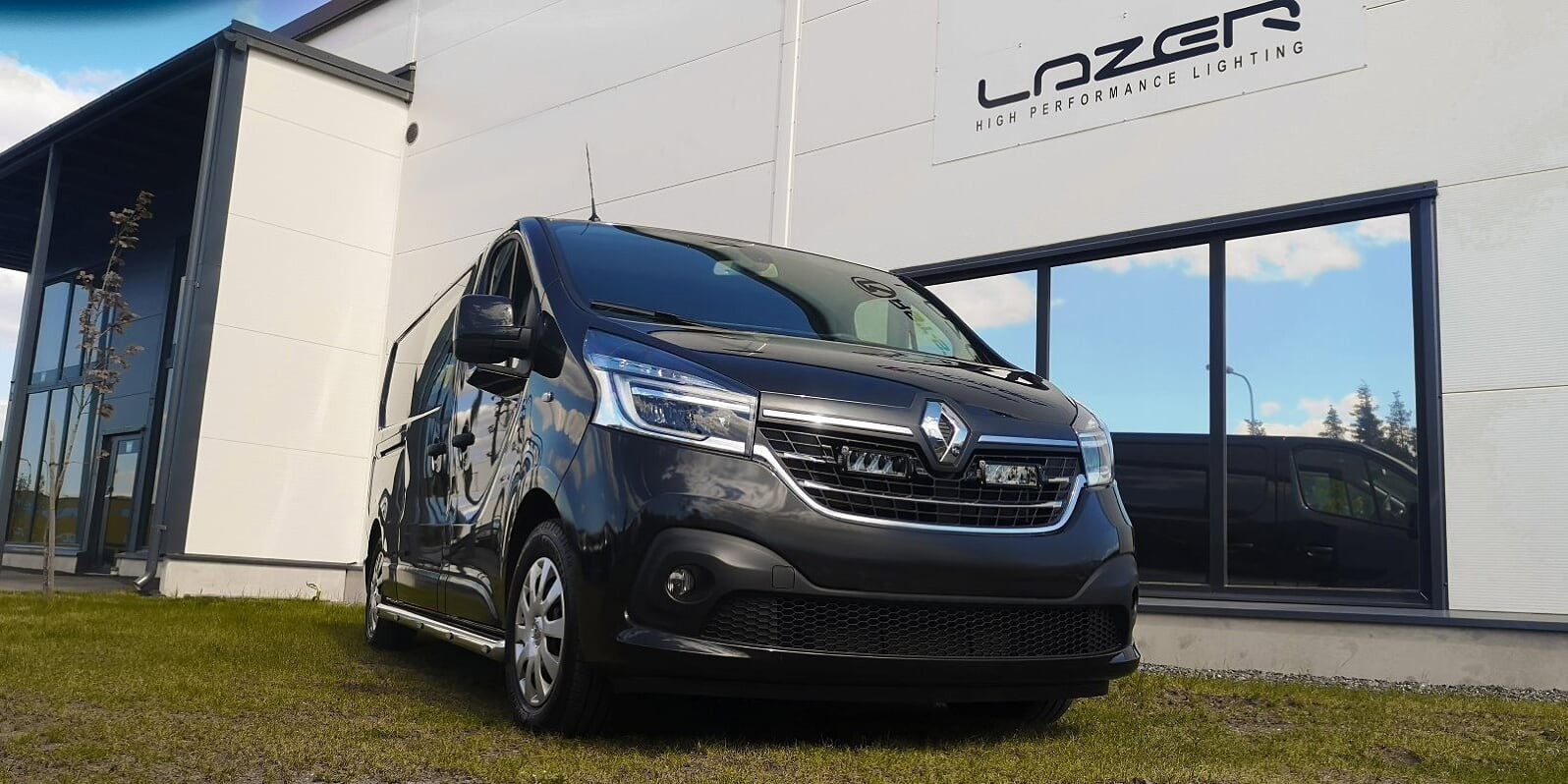LAZER LAMPS Grille Kit for Renault Trafic (2019+) Triple-R 750 Elite Gen2