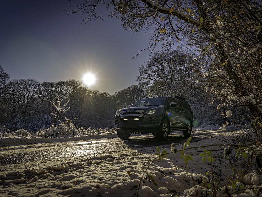 LAZER LAMPS Kühlergrill-Kit Isuzu D-Max (2021+) Triple-R 750 Gen2